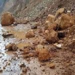 भूस्खलन और सड़क पर मलबा आने से नैनीताल जिले में 11 मार्ग बंद, देखें…