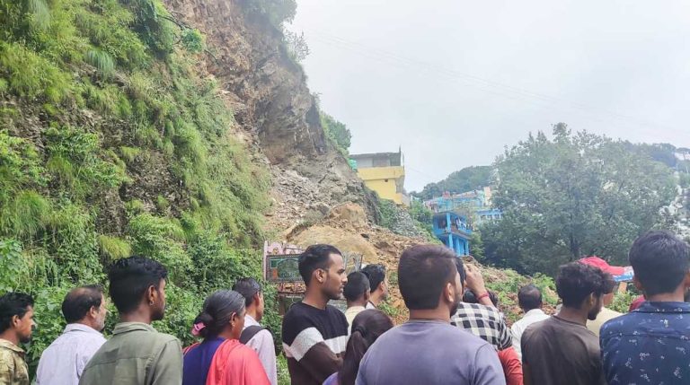 टिहरीः चंबा हादसे में मलबे से अब तक पांच शव बरामद…