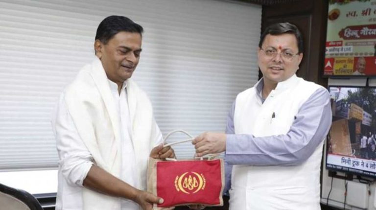दिल्ली दौरे पर सीएम धामी, केंद्रीय ऊर्जा मंत्री से मुलाकात कर किया ये अनुरोध…