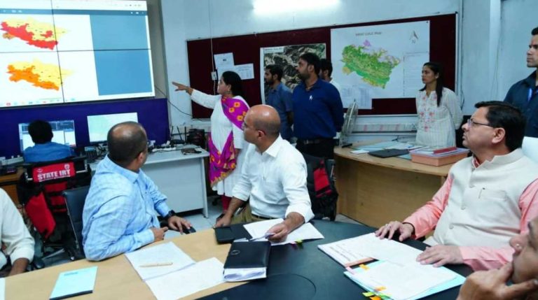 दिल्ली से लौटते ही सीएम धामी ने ली अतिवृष्टि एवं नुकसान की अधिकारियों से जानकारी…