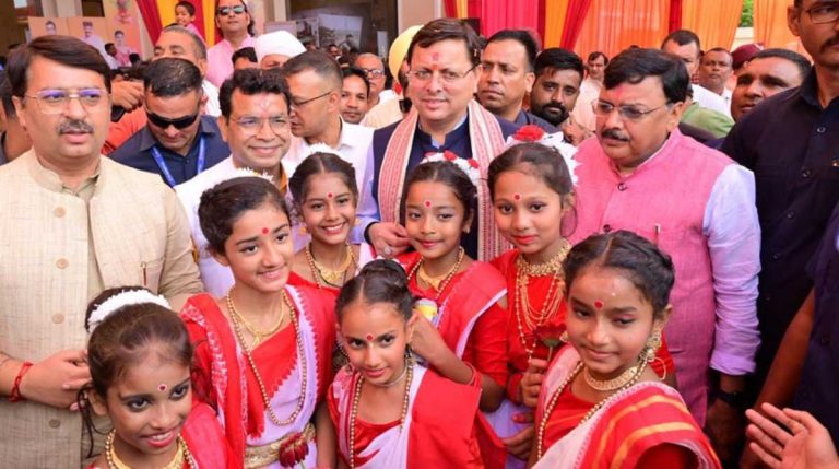बंगाली समुदाय के लिए यहां होगा विशिष्ट बंग भवन का निर्माण, सीएम ने की घोषणा…