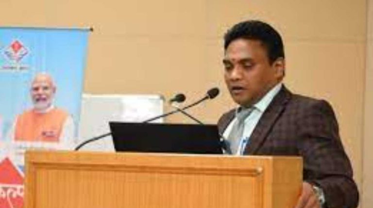 राज्य में डेंगू और वायरल संक्रमित मरीजों की संख्या में इजाफा, स्वास्थ्य सचिव ने रक्तदान कर की ये अपील…