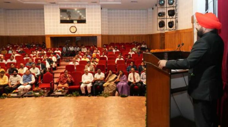 राज्यपाल अभिभाषणों के संकलन पर आधारित पुस्तक ‘आत्मा के स्वर’ का विमोचन…