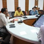 टिहरीः जिला सड़क सुरक्षा समिति की बैठक में डीएम ने दिए ये निर्देश…