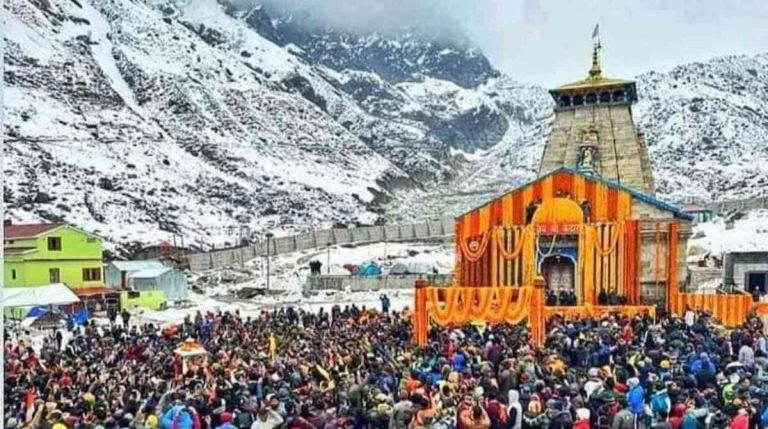 जय श्री केदार तथा ऊं नम् शिवाय के उदघोष से गूंज उठा  केदारनाथ, शीतकाल के लिए बंद हुए धाम के कपाट…