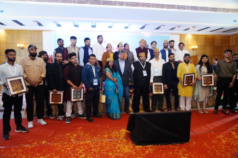 सीएम धामी ने किया सोशल मीडिया इंफ्लुएंसर्स मीट को संबोधित, बोले- एक उभरता हुआ डेस्टिनेशन बन रहा उत्तराखंड…