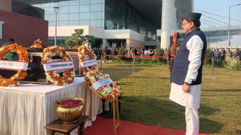 माँ भारती की सेवा करते हुए अपना सर्वोच्च बलिदान देने वाले जवानों को सीएम धामी ने दी श्रद्धांजलि…