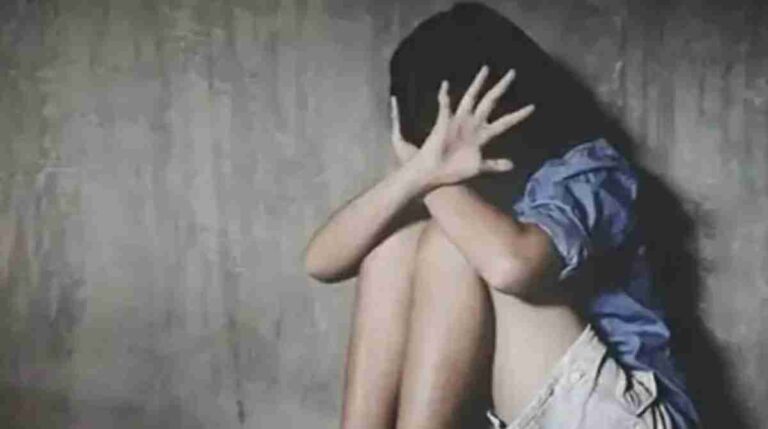 Uttarakhand News: स्कूल टीचर ने पढ़ाने के बहाने नाबालिग को बनाया हवस का शिकार…