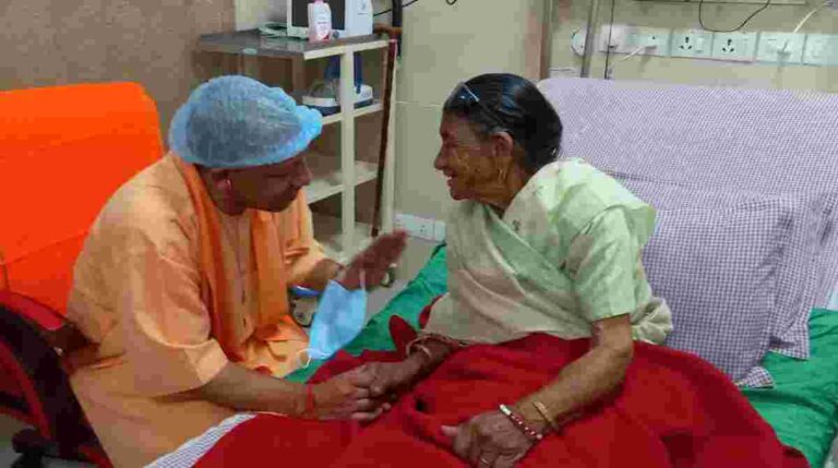 हालचाल: मुख्यमंत्री योगी पहुंचे एम्स, माँ से मिले,रूद्रप्रयाग हादसे के घायलों का भी जाना हालचाल…