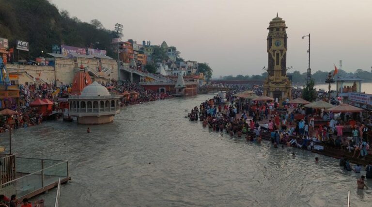 आस्था: आज निर्जला एकादशी स्नान, गंगा तट पर उमड़ा भक्तों का सैलाब…
