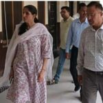 छापा: नगर निगम निरीक्षण पर पहुंची जिलाधिकारी, 51 कर्मचारी मिले गायब…