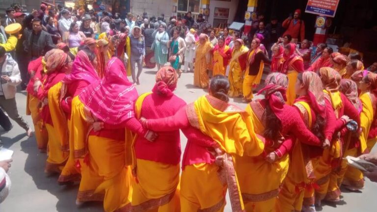 धूमधाम से आयोजित हुआ “जैठ पुजे” कार्यक्रम…