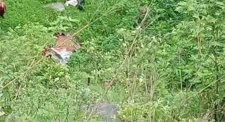 Breaking: कार हुई हादसे का शिकार, एक मौत दो घायल…