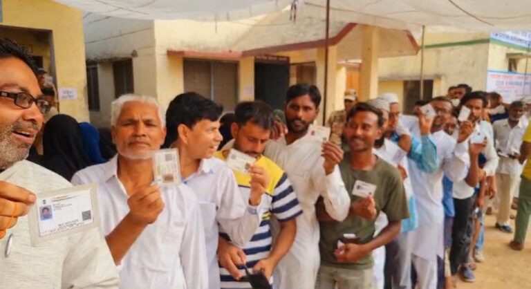 ब्रेकिंग न्यूज़: मंगलौर मे मतदान प्रक्रिया मे उत्साह मे दिख रहे वोटर…
