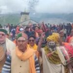 विरोध: दिल्ली मे बन रहे केदारनाथ मंदिर के विरोध मे तीर्थ पुरोहित…