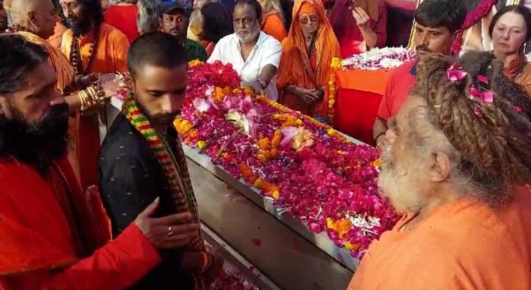 दुःखद: महायोगी पायलेट बाबा का पार्थिव शरीर पहुंचा हरिद्वार आश्रम…