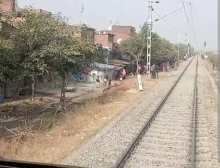 बड़ी खबर: सुप्रीम कोर्ट के आदेश के बाद बनभूलपुरा रेलवे अतिक्रमण की जमीन पर एक बार फिर सर्वे…