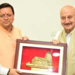 Uttarakhand News: सीएम से मिले केंद्रीय फिल्म प्रमाणन बोर्ड के अध्यक्ष प्रसून जोशी तथा फिल्म अभिनेता...