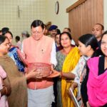 मुख्यमंत्री ने जनता मिलन कार्यक्रम में किया प्रतिभाग, सुनी जनसमस्याएँ