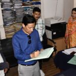 पेयजल निगम के कार्यालय 04 कर्मचारी अनुपस्थित, रेहडी वालों के अतिक्रमण पर आयुक्त ने जताई गहरी नाराजगी...