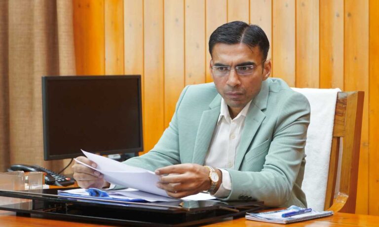 डीएम का सख्त एक्शन, कंपनियों को हटाया, 47 वार्डो में कूड़ा उठान के लिए निविदा आमंत्रित…