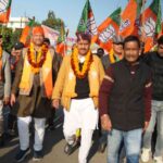 भाजपा महापौर प्रत्याशी सौरभ थपलियाल ने डोईवाला विधायक बृजभूषण गैरोला के नेतृत्व में किया चुनाव प्रचा...