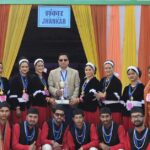 राष्ट्रीय रंगशाला शिविर, नई दिल्ली में सांस्कृतिक कार्यक्रम में उत्तराखण्ड के झांकी के कलाकारों को म...