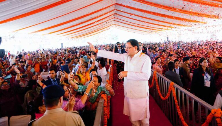 तीन साल के जश्न से निकलीं रोजगार की तीन गारंटी, सरकार ने लिए बढ़े कदम…