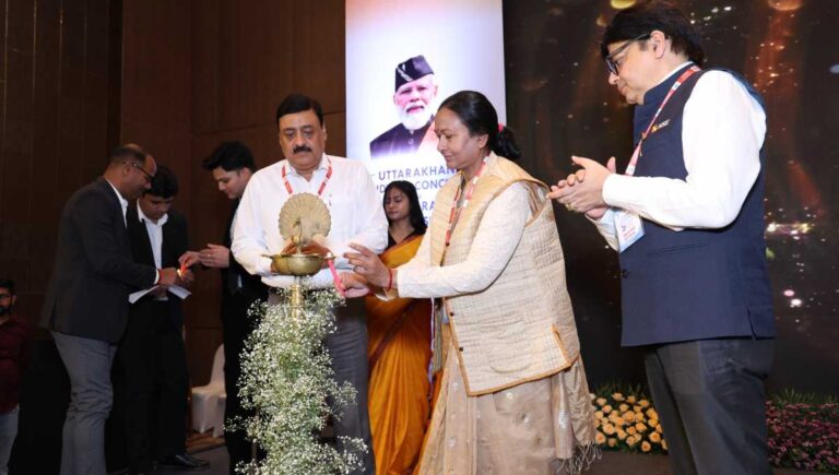 मुख्य सचिव श्रीमती राधा रतूड़ी ने उत्तराखण्ड उद्यमी कॉन्क्लेव का शुभारम्भ किया