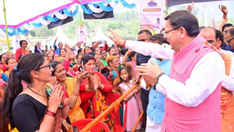 मुख्यमंत्री ने चौखुटिया में मां अग्नेरी के ऐतिहासिक मंदिर प्रांगण में आयोजित चैत्र अष्टमी मेले में किया प्रतिभाग