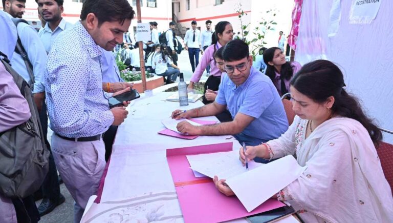 राजकीय महिला पॉलीटेक्निक, सुद्धोवाला देहरादून में रोजगार मेले का हुआ आयोजन