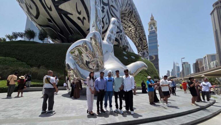 जी.आर.डी. के विद्यार्थियों ने किया दुबई एवं आभू धाबी का पांच दिवसीय अंतर राष्ट्रीय शैक्षणिक भ्रमण