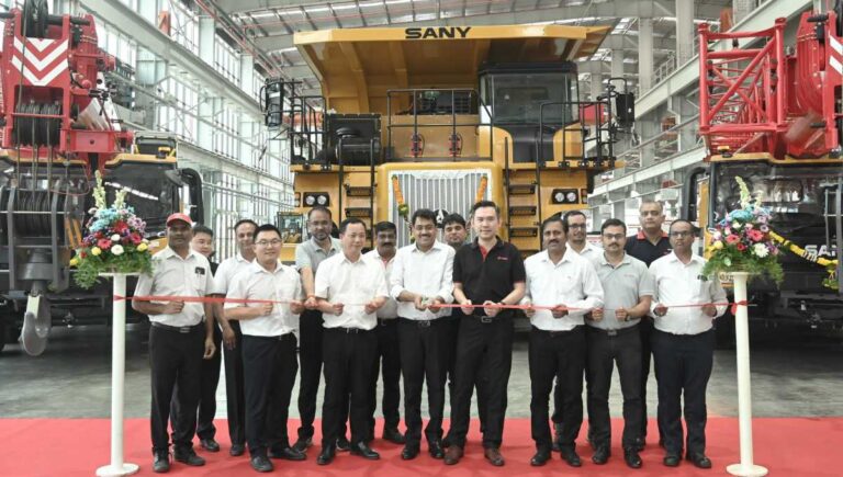 सैनी ने भारत का पहला स्वदेशी हाइब्रिड पावर 100T माइनिंग डम्प ट्रक SKT130S पेश किया