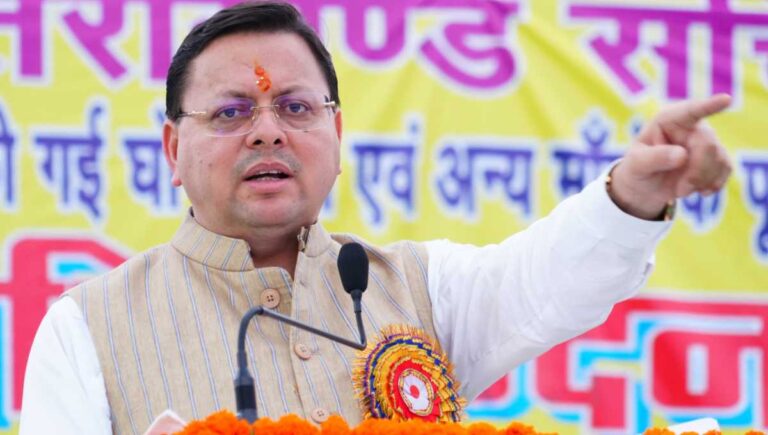 मुख्य कोषाधिकारी, एकाउन्टेन्ट कोषागार, नैनीताल को एक लाख 20 हजार रूपये रिश्वत लेते हुए रंगे हाथ किया गया गिरफ्तार