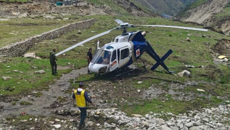 केदारनाथ में एयर एंबुलेंस की आपातकाल लैंडिंग, ऐसे बची चिकित्सकों की जान