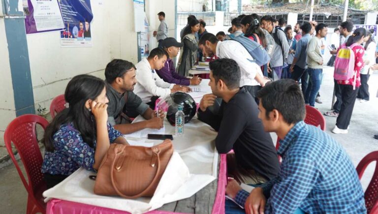 सेवायोजन कार्यालय देहरादून में रोजगार मेले का हुआ आयोजन, 95 अभ्यर्थियों को मिला रोजगार