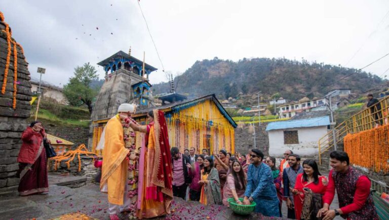 त्रिजुगीनारायण में इस साल अब तक 500 से अधिक शादियां हुईं
