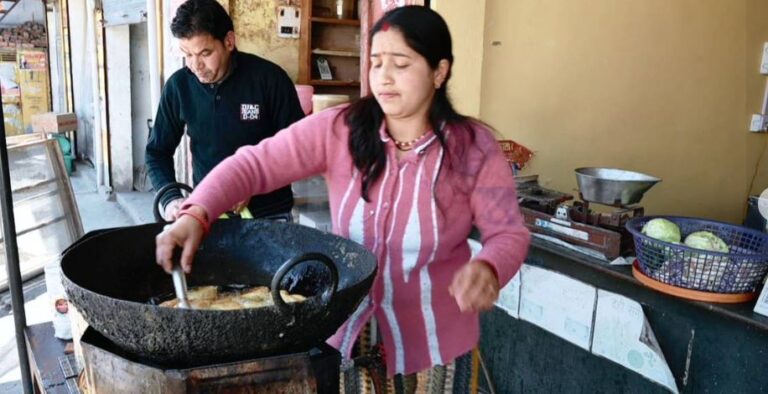 ‘NLRM से जुड़कर तहसील गजा की सुनीता सजवाण बनी आत्मनिर्भर’