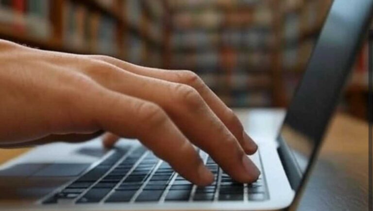 प्रतियोगी परीक्षाओं की तैयारी के लिए सेवायोजन विभाग युवाओं को टाइपिंग का देगा मुफ्त प्रशिक्षण