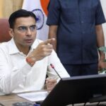 एक वर्ष से न्याय को भटक रही थी दुखयारी सीमा, डीएम के ने काटी बैंक प्रबन्धक की आरसी