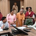 डीएम के जन दर्शन पर बढता जन का विश्वास; समाधान, रोजगार, प्रवर्तन