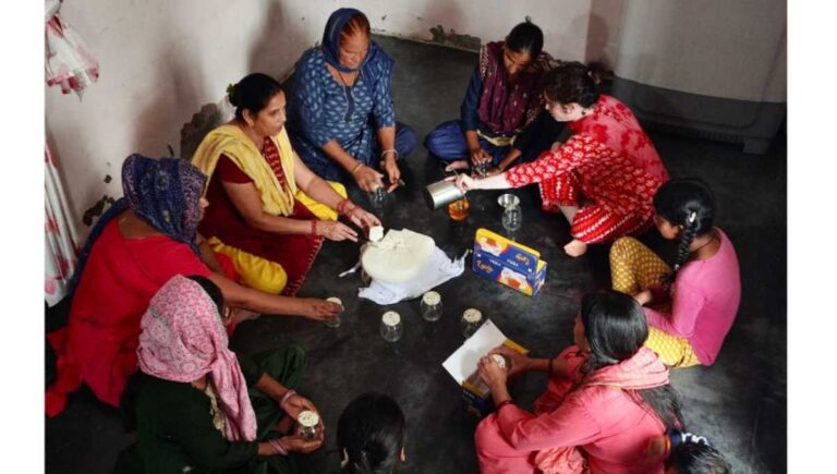 राष्ट्रीय ग्रामीण आजीविका मिशन बदल रहा है ग्रामीण महिलाओं की तस्वीर