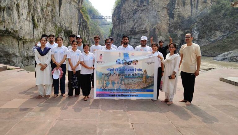 रुद्रप्रयाग में “नमामि गंगे” कार्यक्रम की भव्य शुरुआत, योग, स्वच्छता और पर्यावरण संरक्षण का संदेश