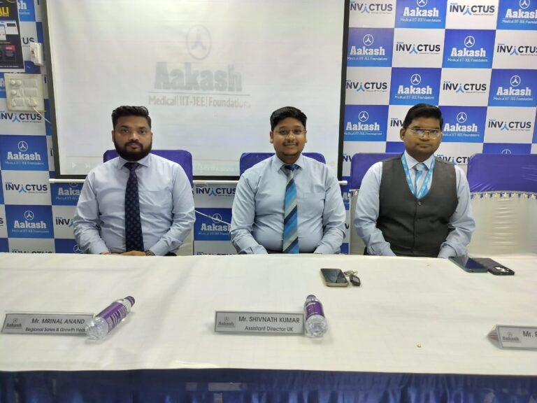 आकाश एजुकेशनल सर्विसेज़ देहरादून के सारांश मित्तल ने NEET 2025 में चमकाया नाम