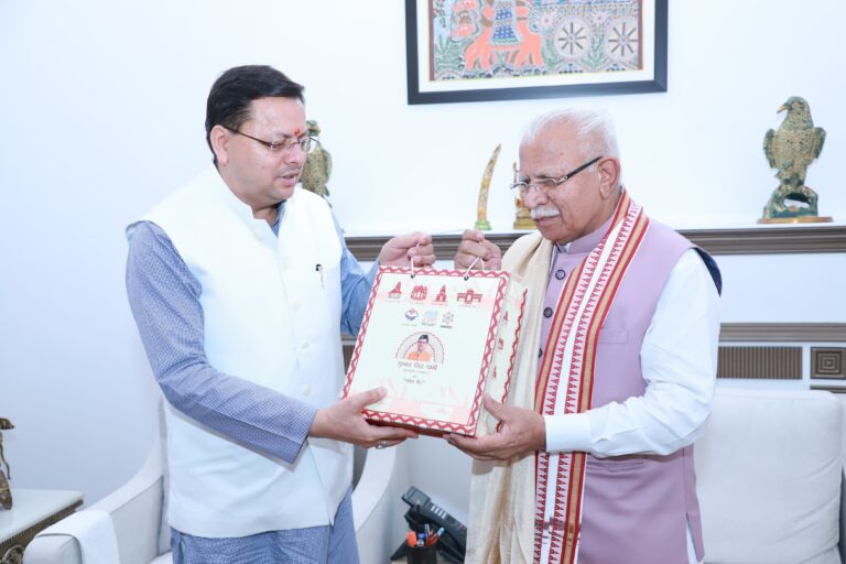 मुख्यमंत्री धामी ने केन्द्रीय ऊर्जा व आवास एवं शहरी कार्य मंत्री मनोहर लाल खट्टर से मुलाकात की