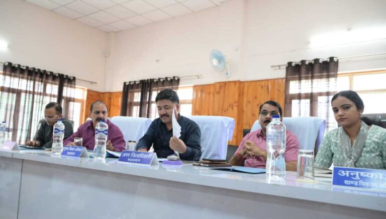 विकासखंड ऊखीमठ में अपर जिलाधिकारी की अध्यक्षता में आयोजित हुआ तहसील दिवस