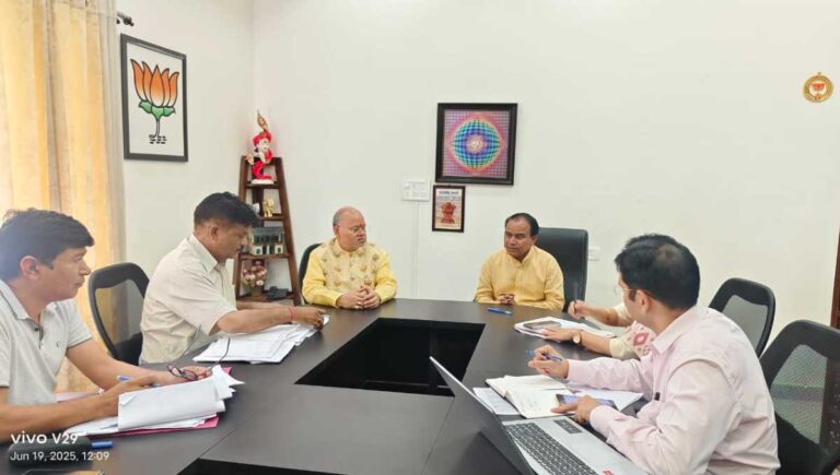 बॉन्ड का उल्लंघन करने वाले डॉक्टरों पर होगी कार्रवाईः डॉ. धन सिंह रावत