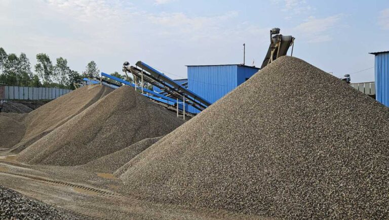 बद्री केदार स्टोन क्रेशर पर 21,16,800/- का अर्थदण्ड अधिरोपित