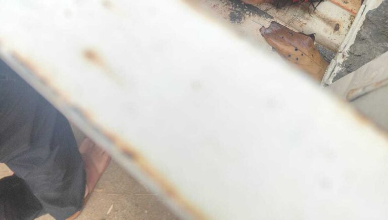 लंबगांव उत्तरकाशी मोटरमार्ग पर डिग्री कॉलेज के सामने बस और मोटरसाइकिल की जबरदस्त टक्कर