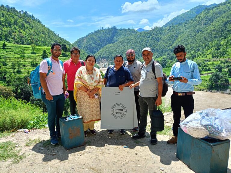 पंचायत चुनाव 2025: चंपावत के दूरस्थ मतदान केंद्रों पर P2 पोलिंग पार्टियाँ सकुशल पहुँचीं